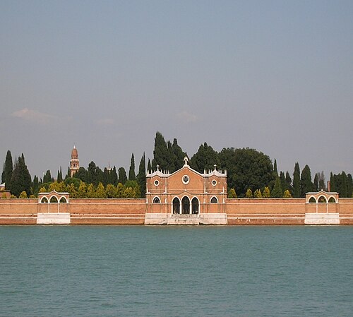 I cipressi del cimitero di San Michele